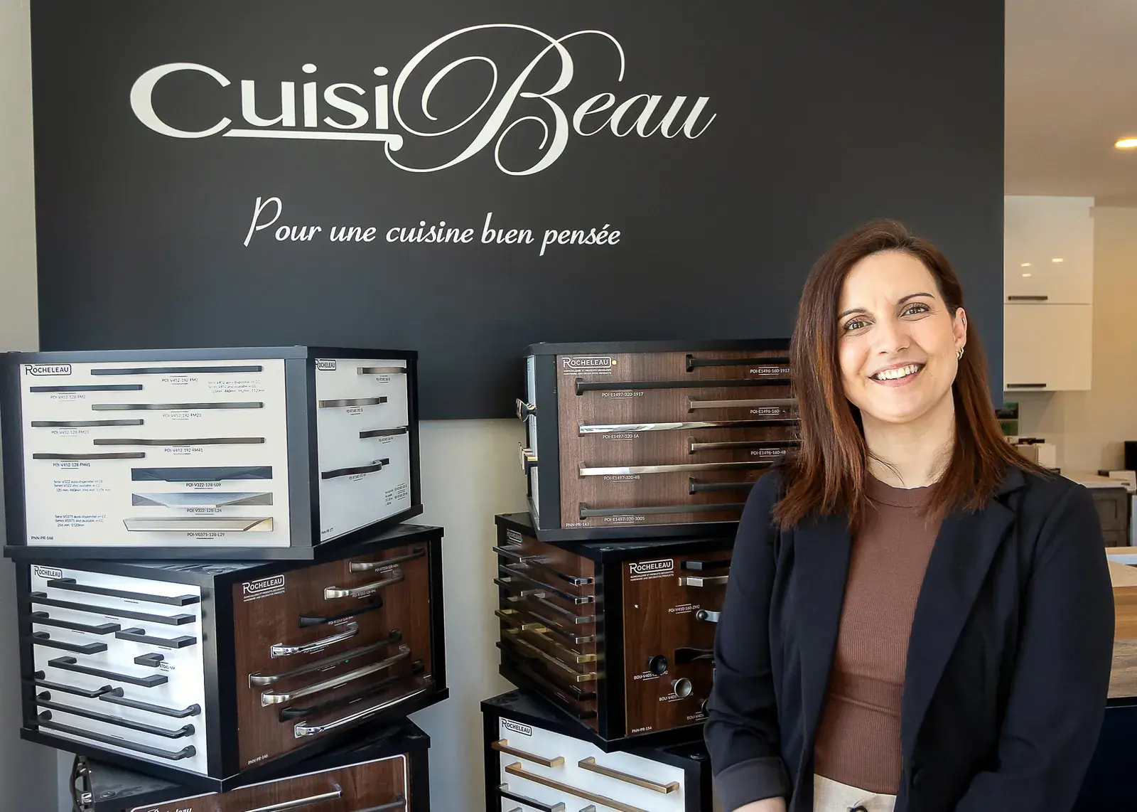 Portrait d’affaires en environnement corporatif à Trois-Rivières illustrant une présence professionnelle crédible et cohérente